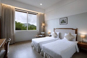 1 bedroom, desk, laptop workspace, blackout curtains
