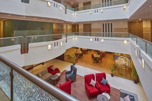 Lobby sitting area - Tulip Inn Koramangala (Bengaluru)