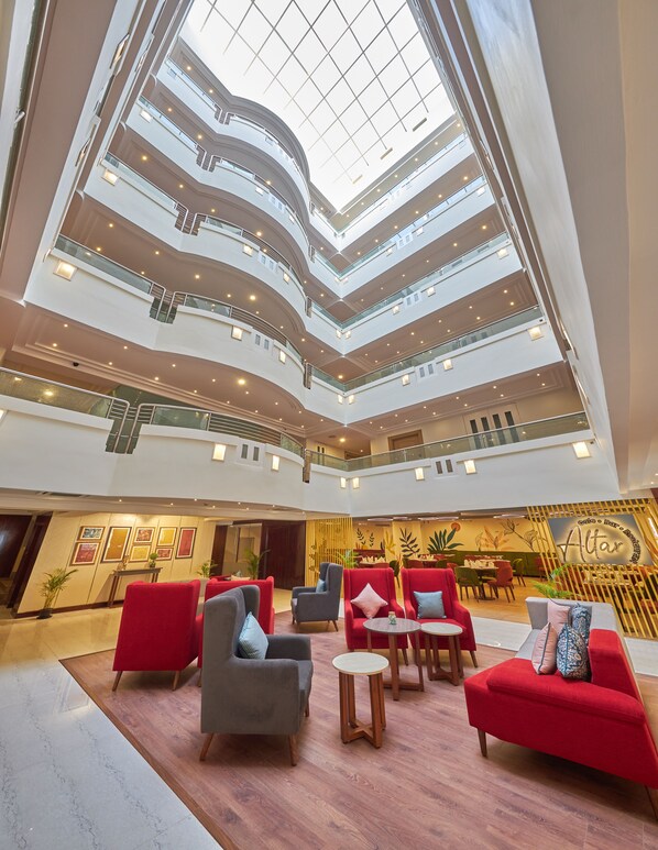 Lobby sitting area - Tulip Inn Koramangala (Bengaluru)