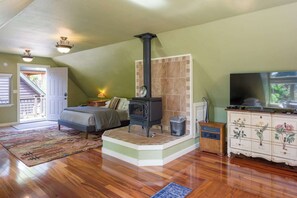 3 habitaciones, tabla de planchar con plancha, cuna de viaje y wifi