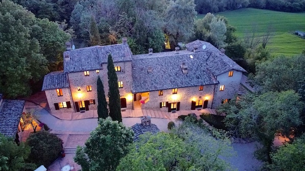 Exterior - Casa Torre between Umbria and Tuscany (Umbria)