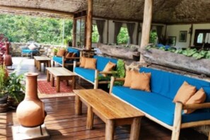Lounge - Engagi Lodge (Entebbe)