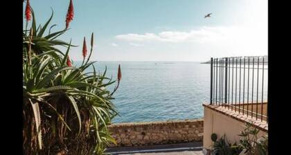 Appartement au cĆur du vieil Antibes