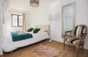 2 chambres, lit parapluie, Wi-Fi gratuit, draps fournis