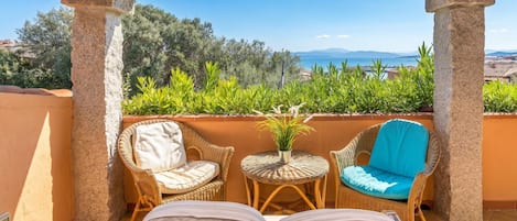 Family Villa, 3 Bedrooms, Microwave (Villetta Franca 100m From The Beach) | Terrace/patio