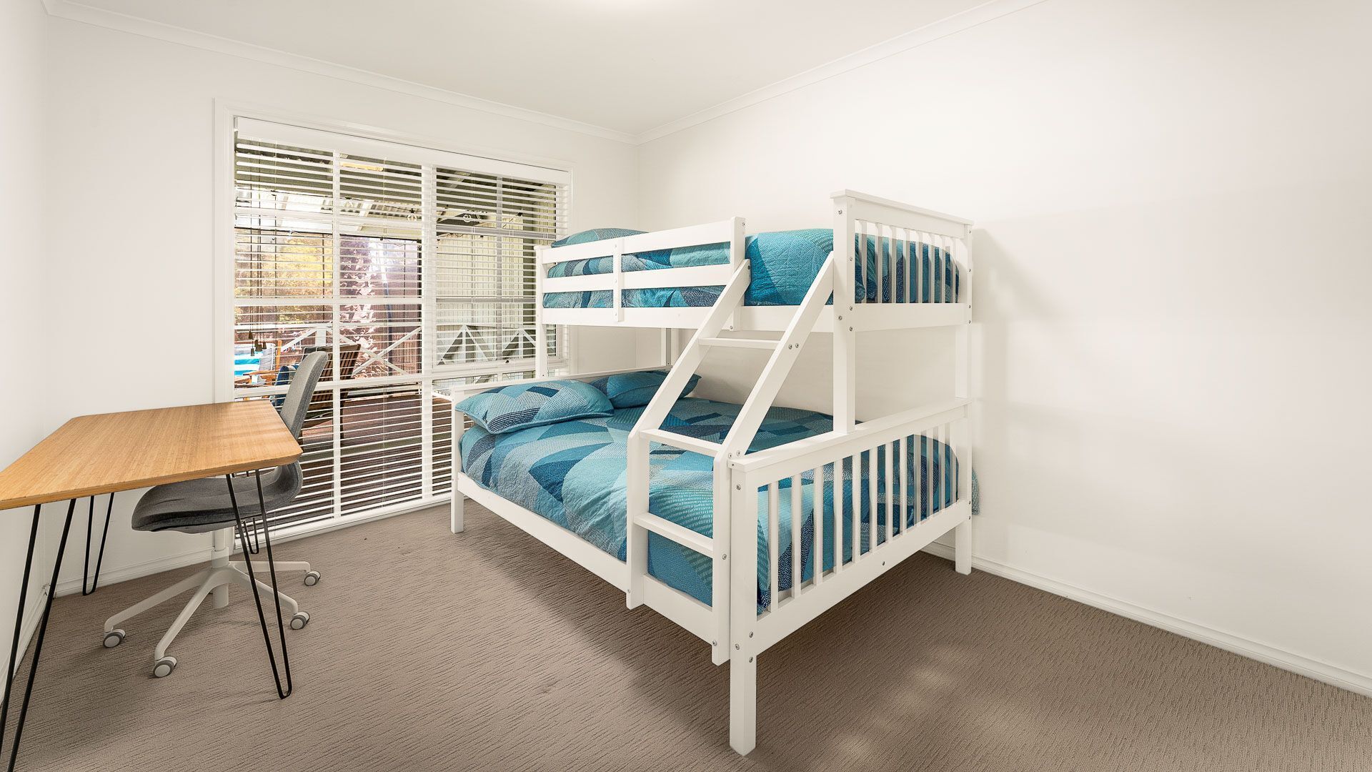 3 bedrooms, iron/ironing board, travel cot, Internet