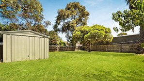 المنطقة المحيطة بالمنشأة