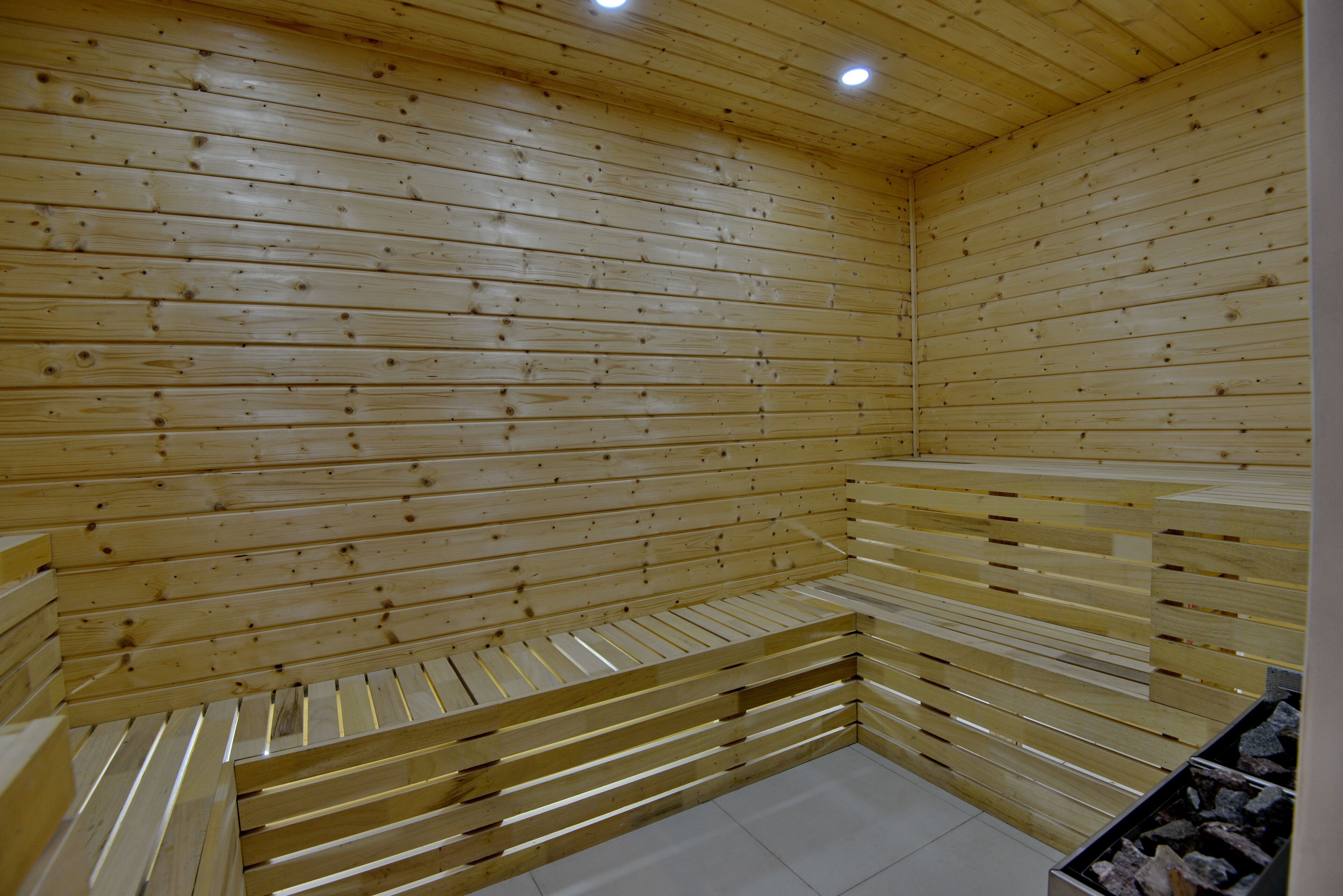 couples treatment room(s), deep-tissue massages, massages