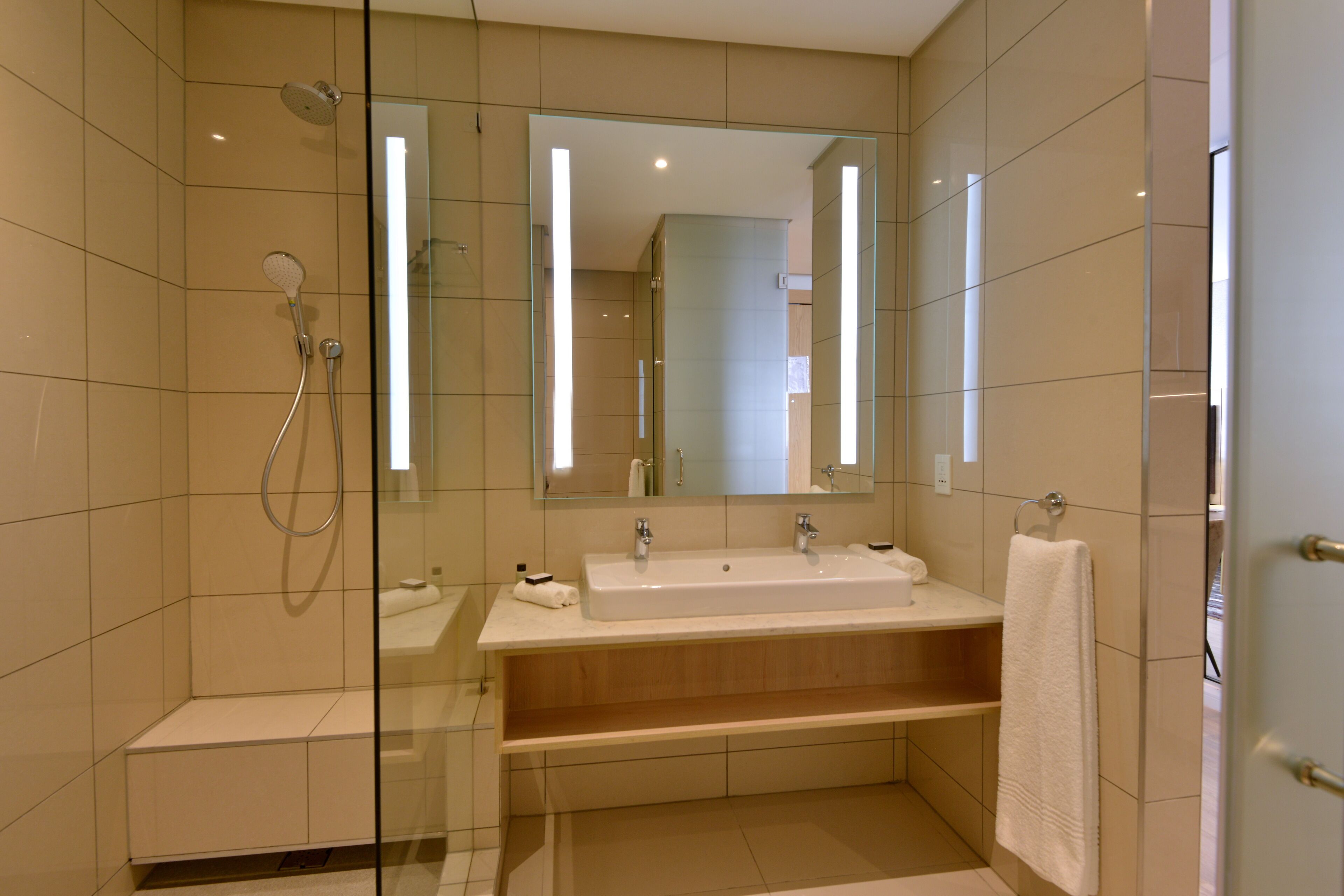 studio | bathroom | shower, free toiletries, hair dryer, towels