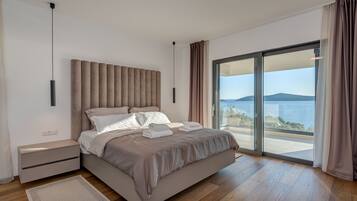 Luxury Villa | 3 bedrooms, premium bedding, in-room safe, desk