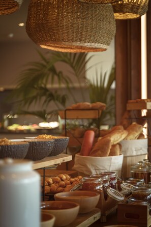 Free daily English breakfast - Cook's Club Corfu - Adults Only (Corfu)