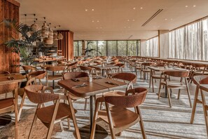 2 restaurants, breakfast served - Cook's Club Corfu - Adults Only (Corfu)