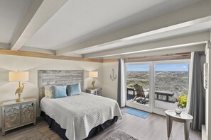 3 bedrooms, desk, iron/ironing board, travel crib