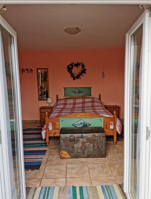 Cottage | 1 bedroom, iron/ironing board, free WiFi, bed sheets
