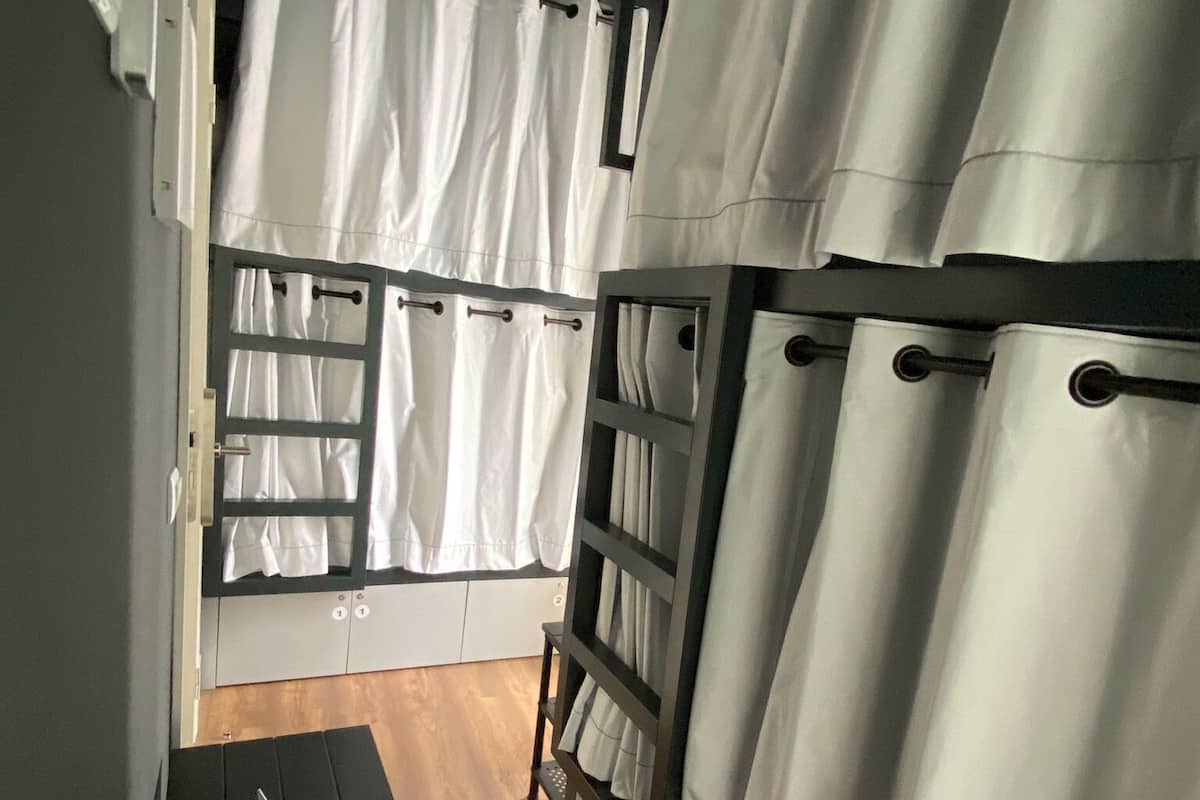 Hypo-allergenic bedding available, blackout drapes
