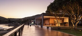 โนอาห์ อินน์