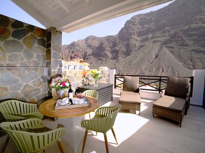 2022 refurbished Appartement with great views for 2-3 persons