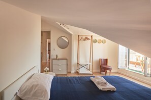 4 bedrooms, iron/ironing board, travel crib, WiFi - 360º Rooftop Lisbon and River View (Lisbon)