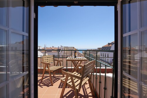 360º Rooftop Lisbon and River View