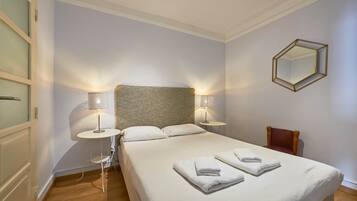 3 makuuhuonetta, silitysrauta/-lauta, vauvan matkasänky, Wi-Fi