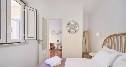NEW! Incredible apartment with a lovely terrace in historic Lisbon