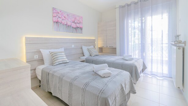 In-room safe, iron/ironing board, free WiFi, bed sheets - Neos Marmaras Family Suite (Sithonia)