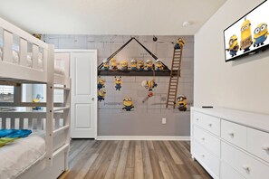 6 多间卧室、办公桌、熨斗/熨衣板、旅行婴儿床