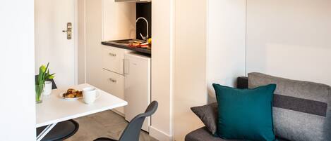 Standard Studio | Living area