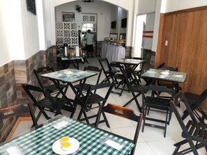 Tägliches inbegriffenes Frühstücksbuffet