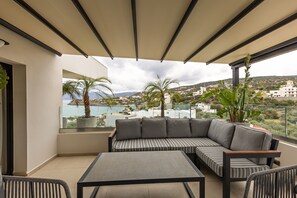Premium Two Bedroom Suite Split Level with Sea View & Outdoor Jetted Tub | Vistas al mar