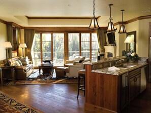 Smart TV - Spectacular Ritz Resort (Vail)