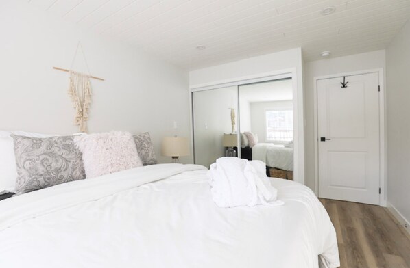 1 chambre, bureau, accès au Wi-Fi (inclus), literie fournie