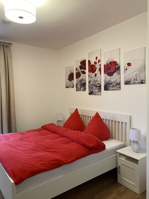 2 bedrooms, iron/ironing board, free WiFi, bed sheets