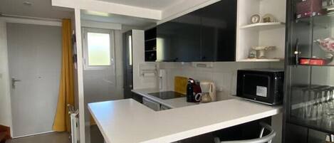 Køleskab, mikrobølgeovn, ovn, opvaskemaskine