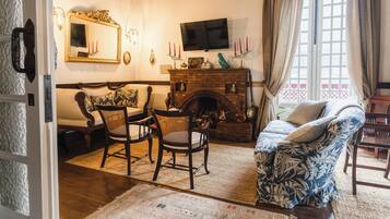 Superior Double Room | Living area