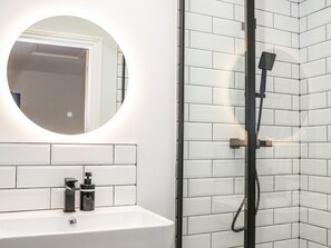 Cottage | Bathroom | Shower - Y Bwthyn (Amlwch)