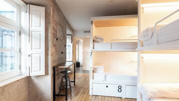 تجهيزات عازلة للصوت وواي فاي مجانًا وملاءات أسرّة