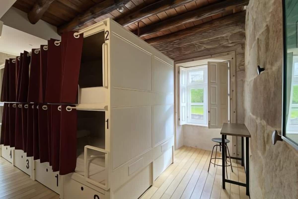 Soundproofing, free WiFi, bed sheets