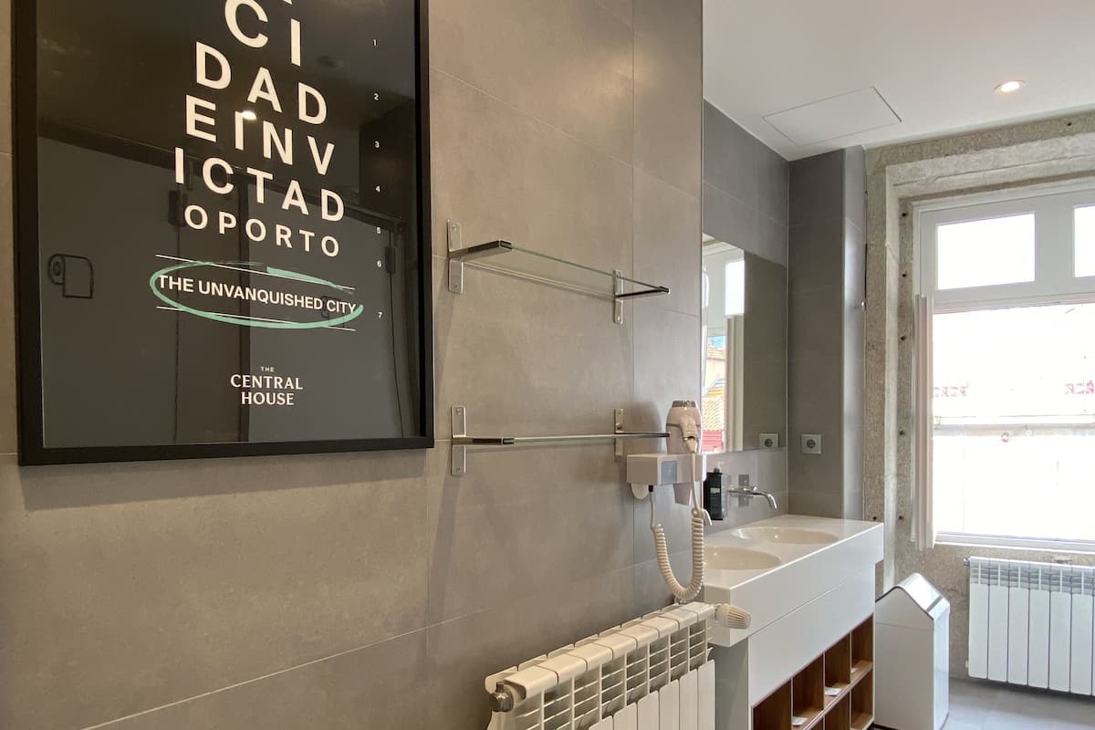 Room, Private Bathroom (10 pax) | Bathroom | Towels