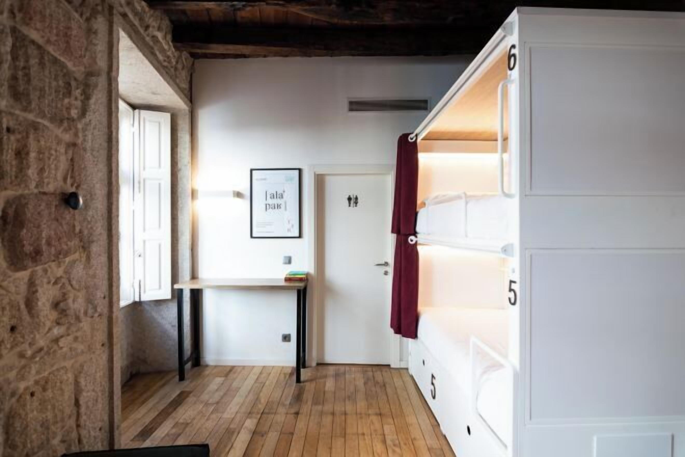 Insonorización, wifi gratis y ropa de cama 