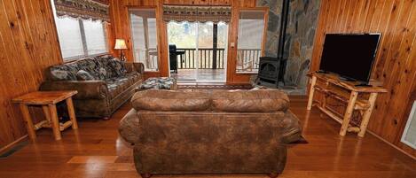 Smart TV, fireplace, stereo