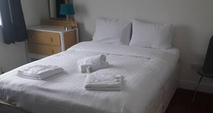 Homely 4-bed House in Manchester