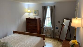 3 bedrooms, iron/ironing board, free WiFi