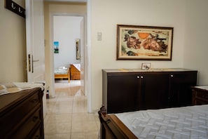 2 عدّة غرف نوم ومكواة/لوح كي وواي فاي مجانًا وملاءات أسرّة