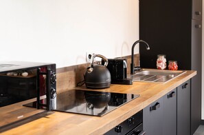 Fridge, microwave, oven, stovetop - Suite Brooklyn - 6P near Disneyland Paris (Montry)