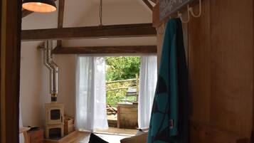 Romantic Cottage, 1 Bedroom | Living area | 35-inch Smart TV with digital channels, TV