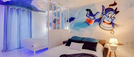 Travel cot, free WiFi, wheelchair access