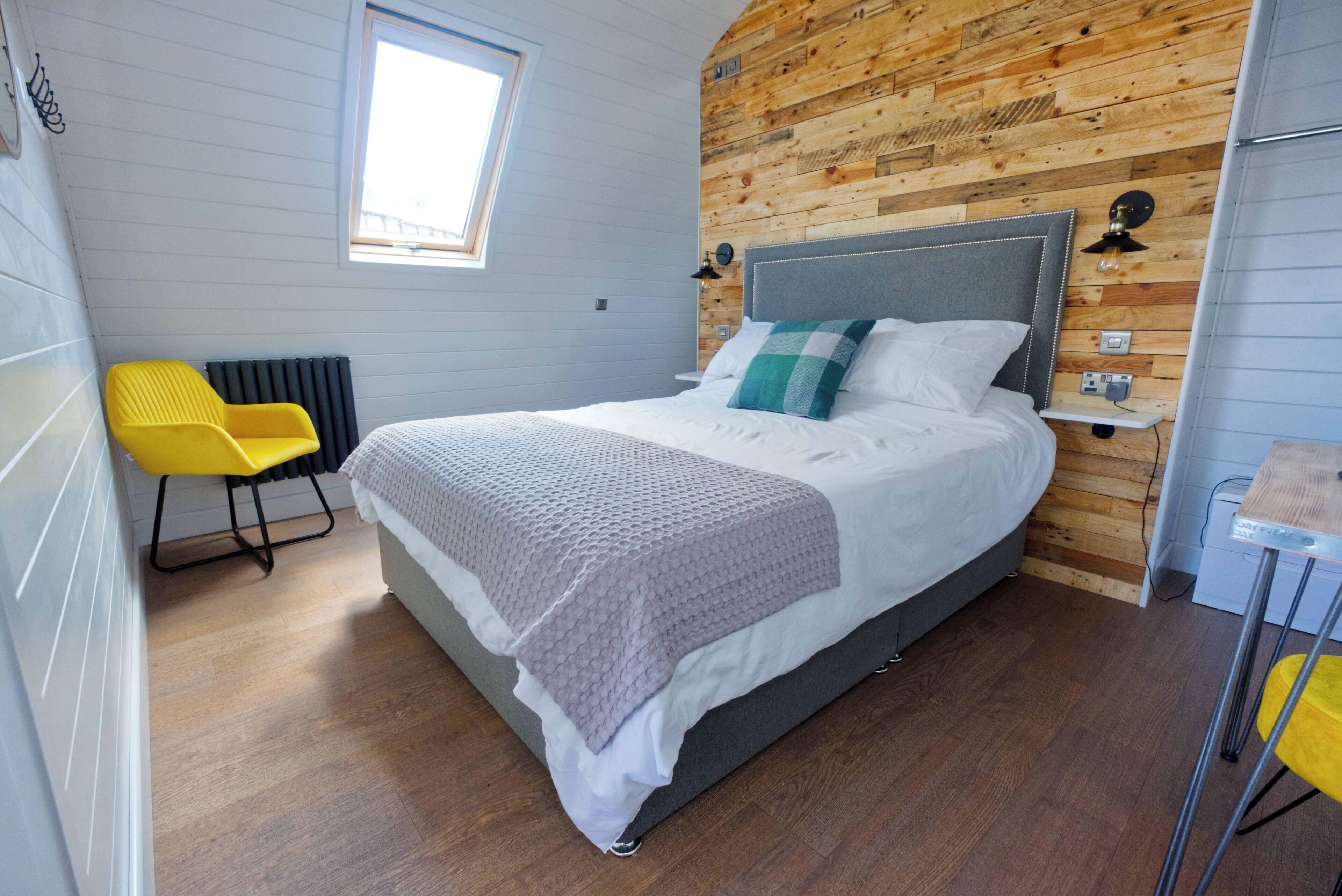 Grand Cabin, 1 Double Bed with Sofa bed, Hot Tub, Valley View