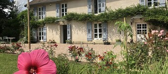 Ancienne propriété de notable superbement rénovée .