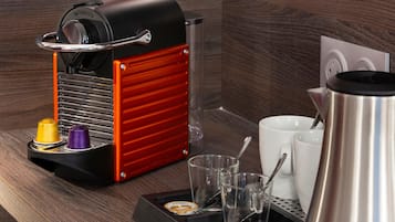 Habitación triple Confort | Caja fuerte, escritorio, espacio para trabajar con un portátil
